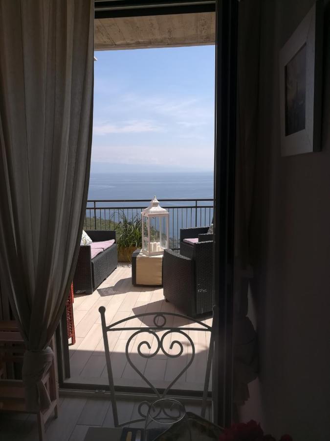 Al Bajah Loft Monovano Con Requisiti Hotel Taormina Zewnętrze zdjęcie