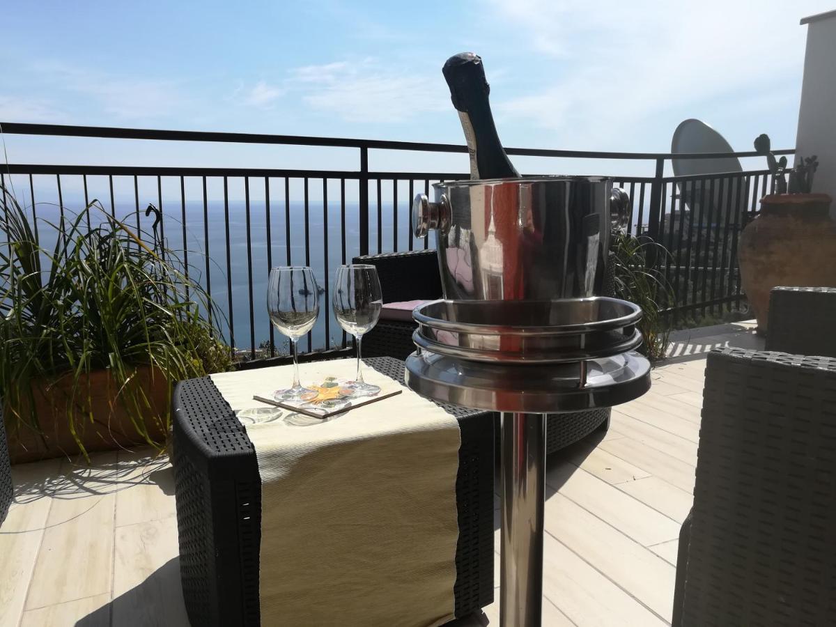 Al Bajah Loft Monovano Con Requisiti Hotel Taormina Zewnętrze zdjęcie