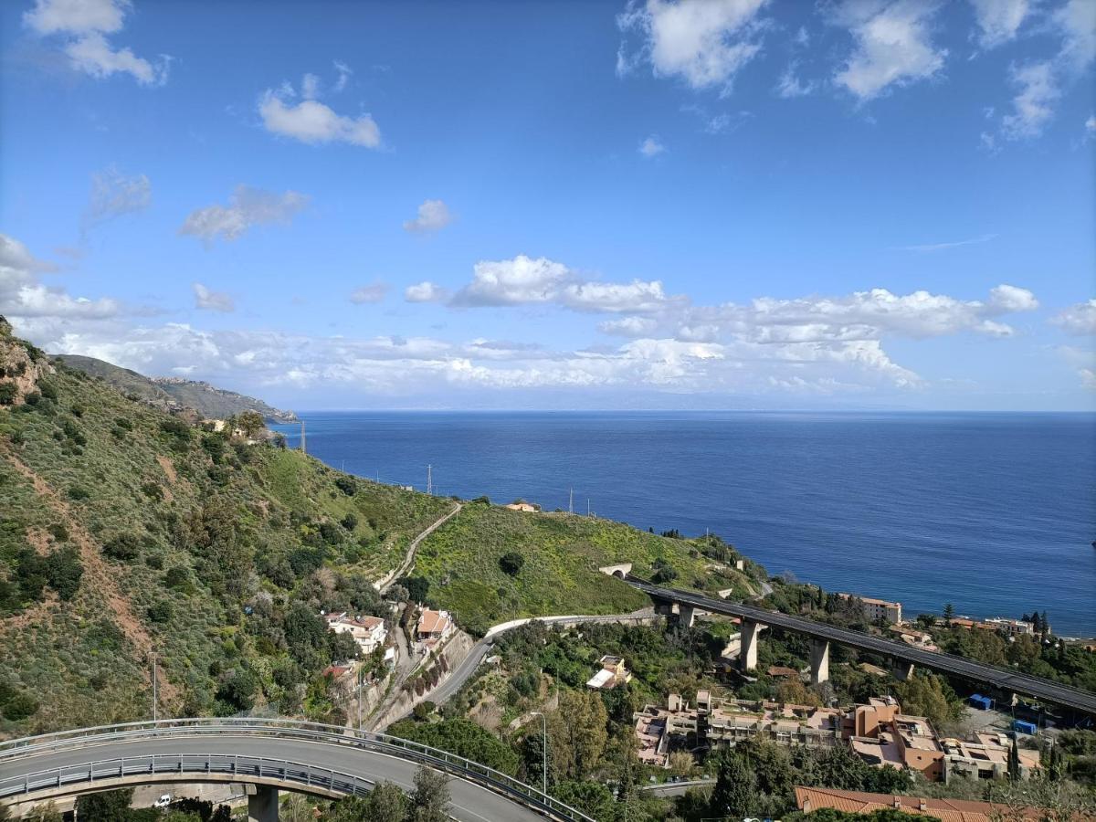 Al Bajah Loft Monovano Con Requisiti Hotel Taormina Zewnętrze zdjęcie
