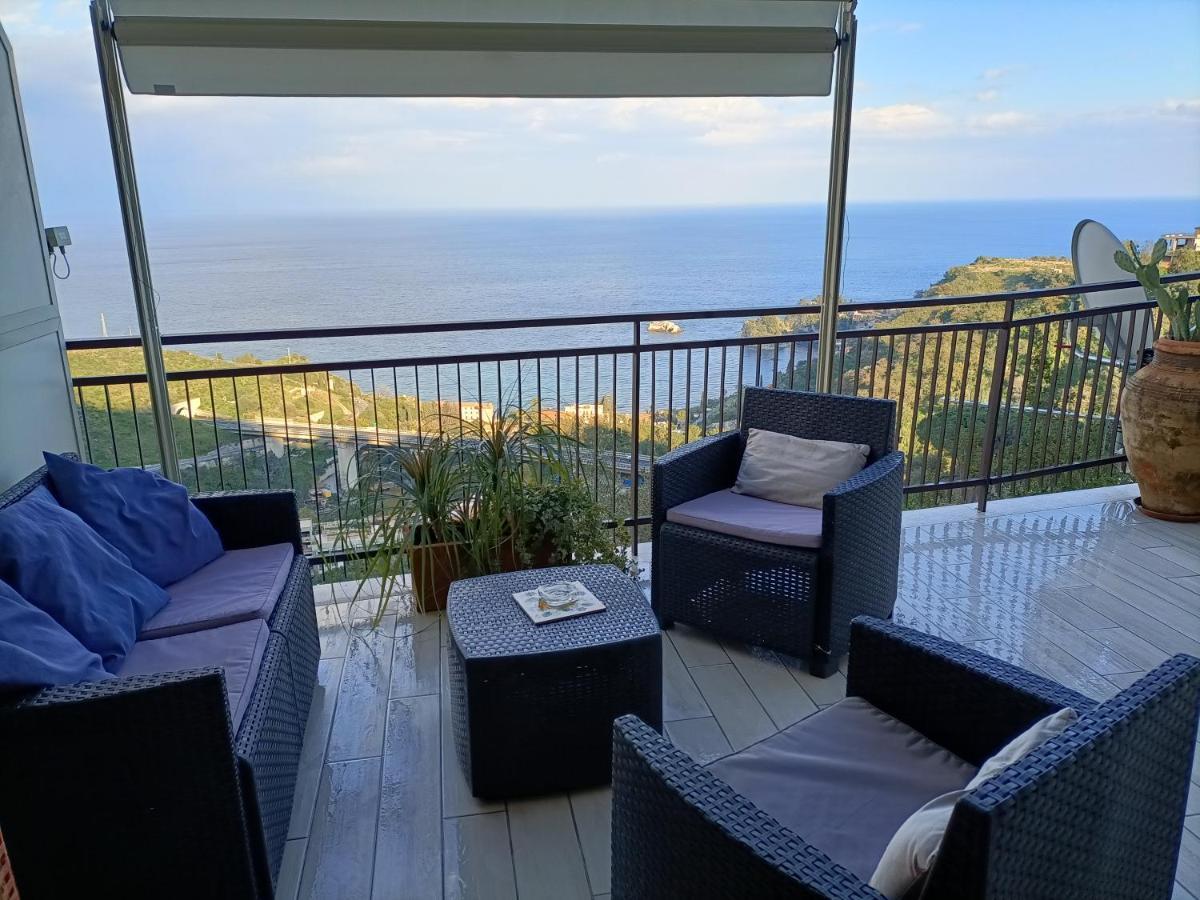 Al Bajah Loft Monovano Con Requisiti Hotel Taormina Zewnętrze zdjęcie
