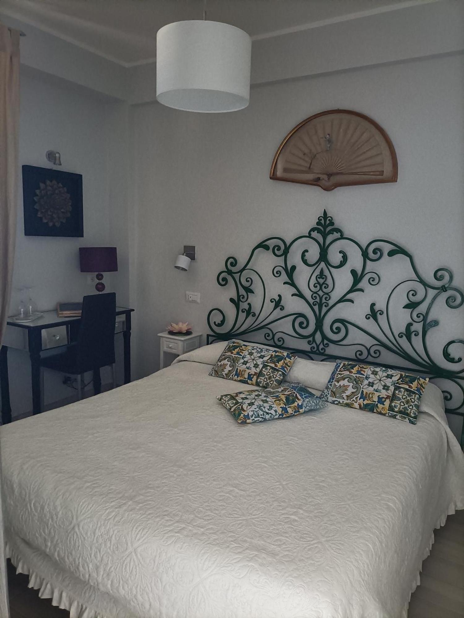 Al Bajah Loft Monovano Con Requisiti Hotel Taormina Pokój zdjęcie